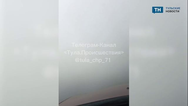 В Туле на улице Демидовской забил фонтан