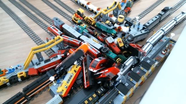 Lego train crash with 13 Lego trains with Metroliner Horizon Express 60051 60052