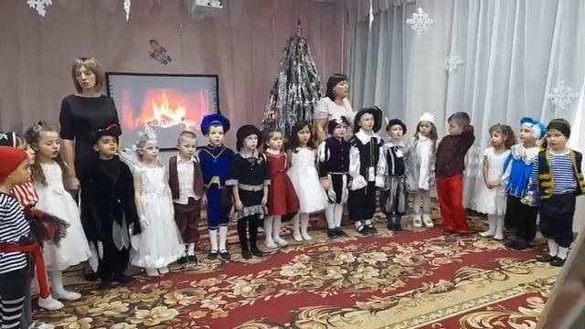 Музыкальное поздравление, от детей группы "Радуга"