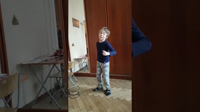 "Песня про зайцев" - репетиция песни. Гоша Иванов, 6 лет