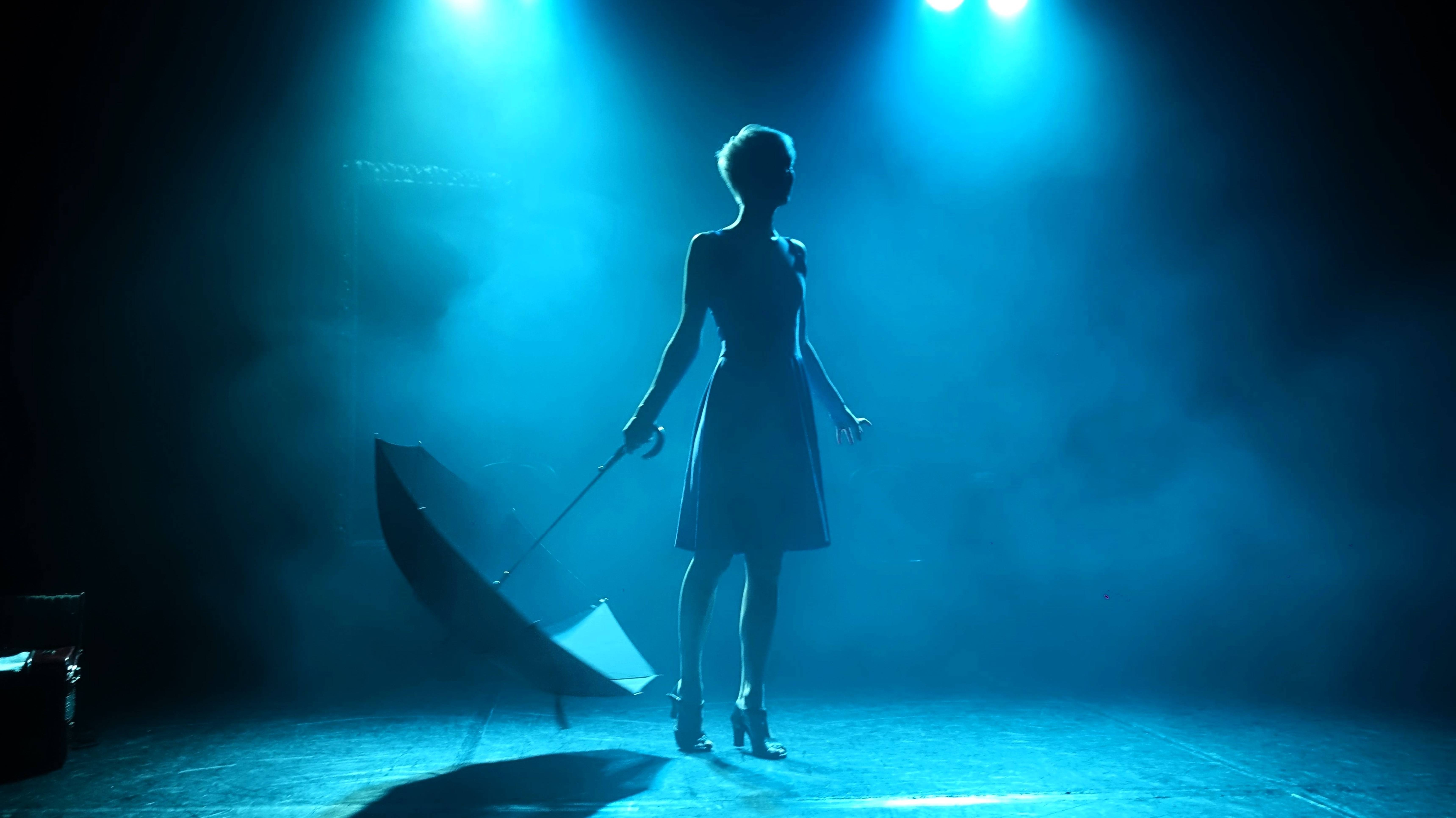 Театр на Коломенской. Сцена из спектакля "PADAM PADAM"