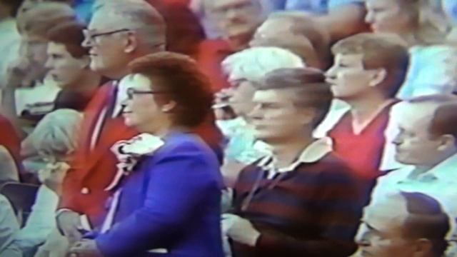 Johnny Bench Thanks The Cincinnati Reds Fans On Johnny Bench Night 1983!