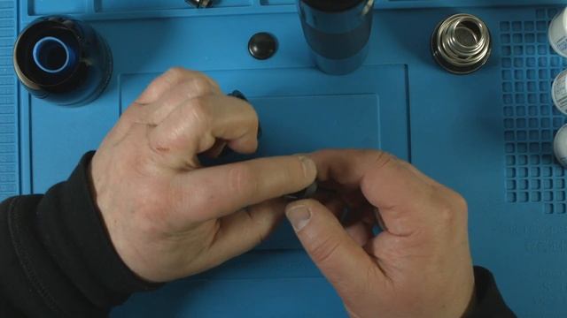 How to remove the switch from a MAG-LITE