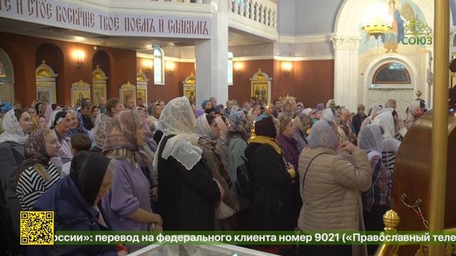 Митрополит Санкт-Петербургский и Ладожский Варсонофий совершил Литургию в храме Спас на Каменке