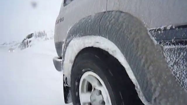 last year movie: Northcape 2010 icing on the car makes driving difficult, ...