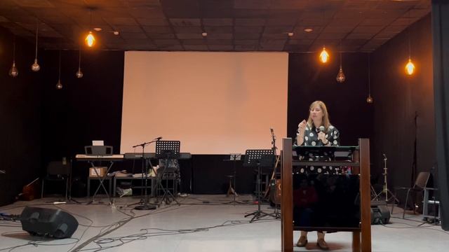 Юлия Скандакова: «О церкви» / Воскресное богослужение / «Новая жизнь» Новосибирск
