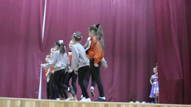 Сценка с доисторическими людьми