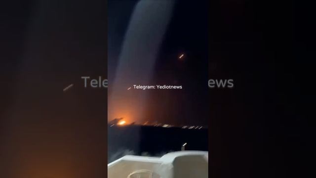 Судя по этому видео, были попадания в том числе и в морские газовые плотформи