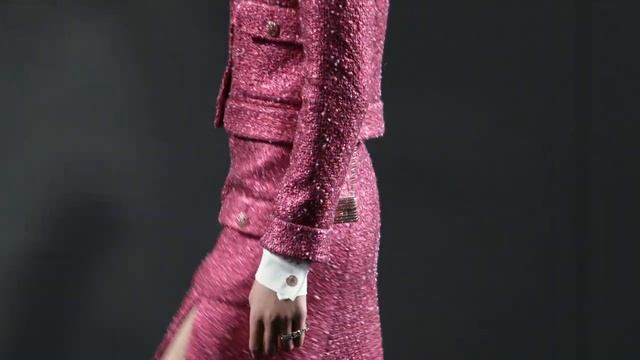 CHANEL 
Коко Шанель 
2023 Ready to Wear
Жми Лайк И Подписка! =)
Или Просто "Потдержать Автора"