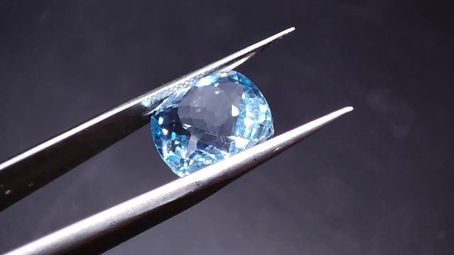 12.10 ct. Топаз голубой. Бразилия