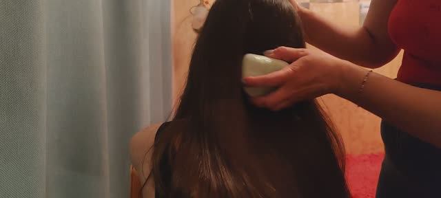 АСМР Приятно помассажирую, причешу и полечу твои волосы
I'LL COMB MY HAIR WITH A HEAD MASSAGE ASMR