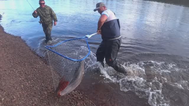 Рыбалка в Якутии. Поход на самодельной 12 метровой лодке. Начало похода 21 августа.  2000 км хода!