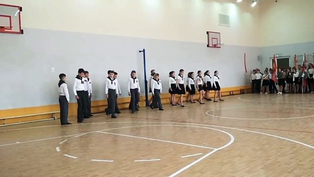 Смотр строя и песни 6"б"