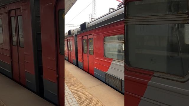 Вагон с поручнями ЭД4М 0192