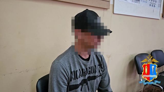 Полицейские задержали троих граждан, подозреваемых в краже различных предметов с кладбищ