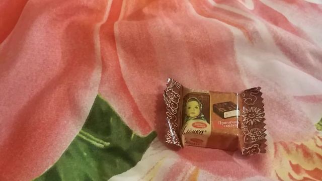 распаковка набора конфет Аленка