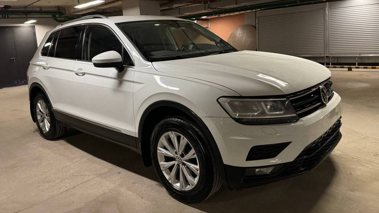 Volkswagen Tiguan; 1,4 AT; 2017; Белый