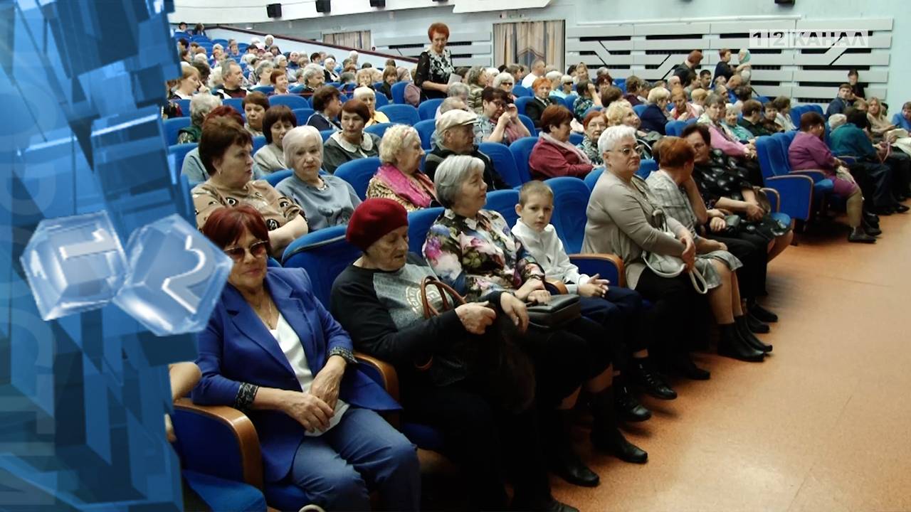 В честь Дня пожилых людей в Березовском прошло торжественное собрание.