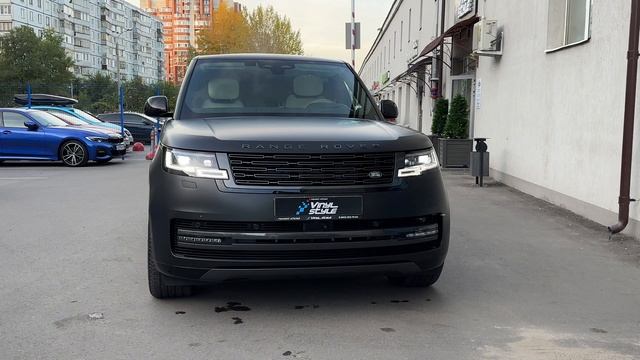 Бронирование кузова Range Rover матовой полиуретановой пленкой, обработка кожи салона