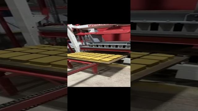 Работа F-1000 со штабелером
