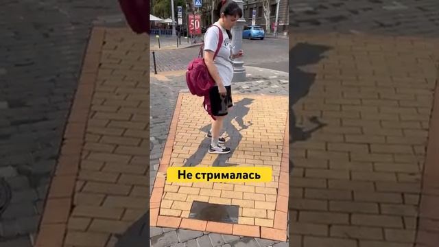 Неграмотная нацистка приехала в Одессу и увидела там «тень Пушкина»