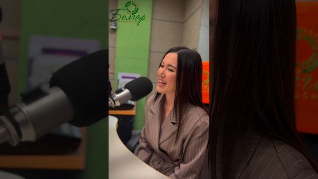 Гөлзада үзенең моңлы тавышы белән радиотыңлаучыларыбызның иртәләрен тагын да ямьләндерде!