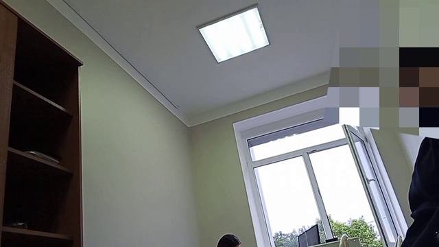 зачем врачу такая причёска??🤔
