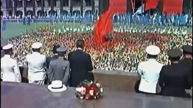 Физкультурный парад  12 августа 1945 года на Красной площади в Москве.