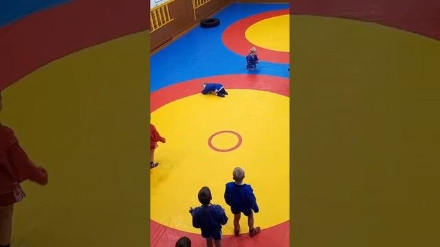 Отрабатываем кувырком.###самбо ####спорт ####тренировка