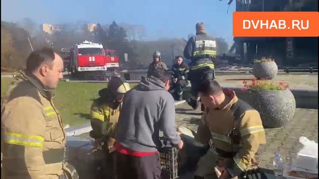 Поддержать пожарных приехал хабаровский фермер