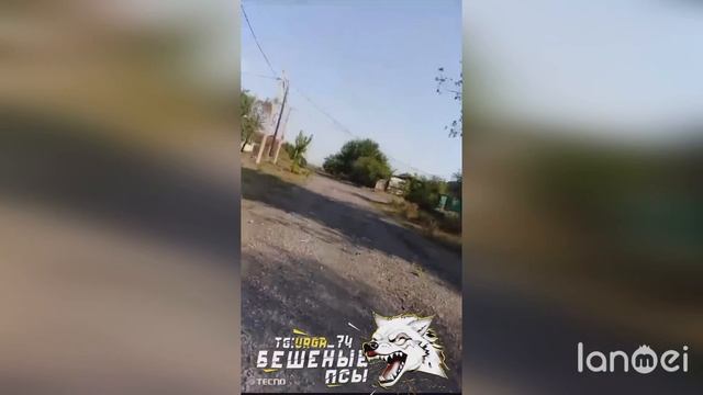 🪖Штурм Гродовки от первого лица
📹Кадры с бронежилета штурмовика с позывным "Юган". Мужчины...🔽🔽