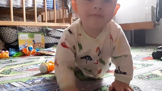 Как играть с малышом (5 месяцев) Как и во что играть с грудным ребенком?