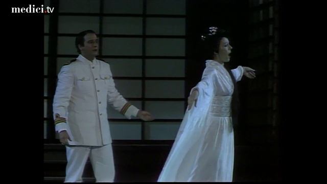 Raina Kabaivanska and Lorenzo Saccomani - Puccini: Madama Butterfly