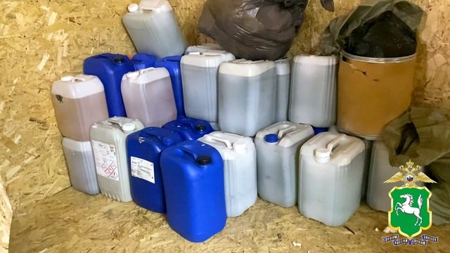 Полиция Томской области выявила нарколабораторию и изъяла свыше 287 кг наркотиков с прекурсорами