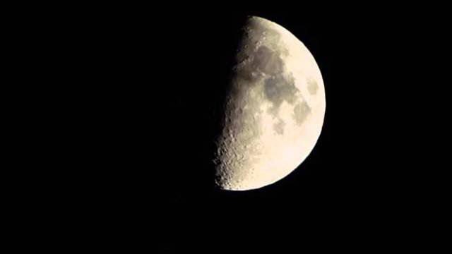 MOON ZOOM TEST HD 60X - Panasonic Lumix DMC FZ70 / FZ72 - ultra zoom review test/handheld