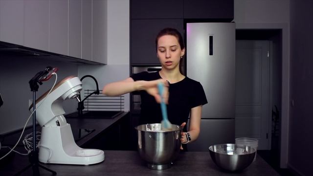 Шоколадный шифоновый бисквит. Подойдет в любой торт!