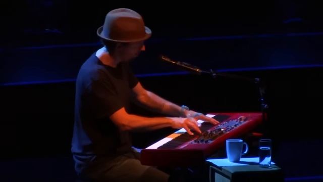 Jason Mraz - Mr. Curiosity incl. "Opera part" :)