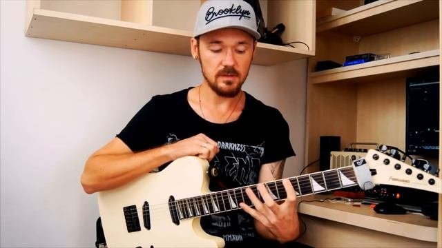 Про растяжку пальцев на левой руке гитариста