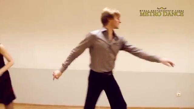 Латина Соло-латина - школа танцев METRO DANCE www.smoldance.ru 40-61-61
