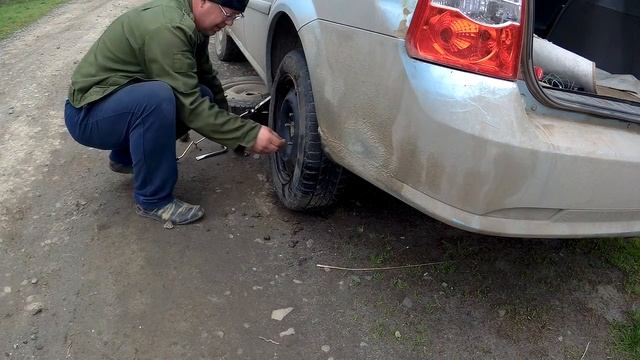 ЖИЗНЬ ХУТОРСКАЯ!!МЕНЯЮ РЕЗИНУ НА МАШИНЕ!!ВЫЧИЩАЮ ЁМКОСТЬ ДЛЯ ВОДЫ!!ЖИВЕМ В ДЕРЕВНЕ!!