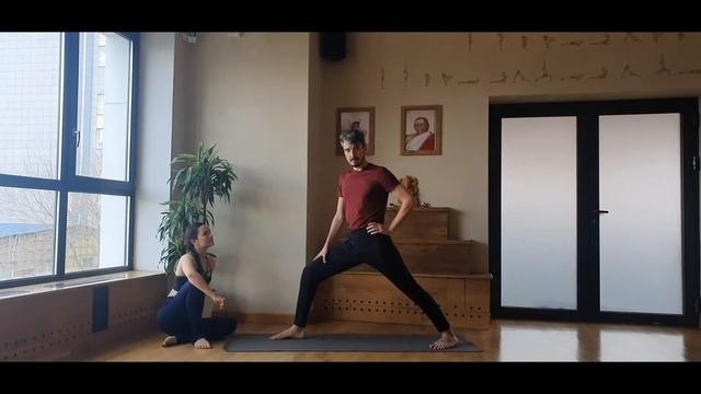 Вирабхадрасана. Поза война. Поза героя. Как выполнить для новичков