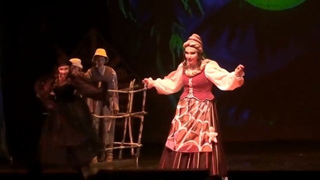 Юля Вакула в роли  Ведьмы из оперы Э.Хумпердинка Гензель и Греттель