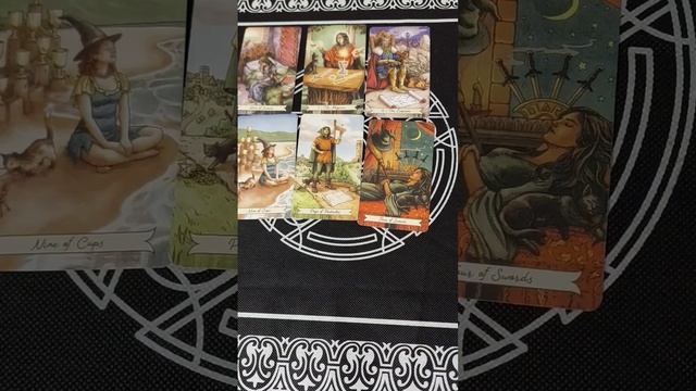 Что порадует в ближайшие дни?   #tarot #гадание #вопросответ #таро