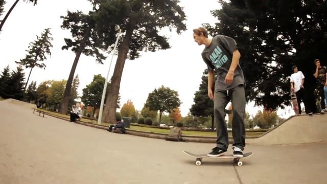 Sebo Walker at Salem Skatepark (crazy technical skating)