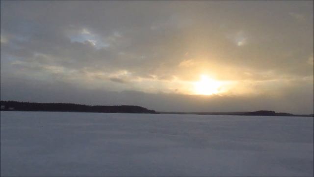 #2 Карельская непогода! Поход в лес и рыбалка по весеннему льду на таежном озере. Рыбалка в Карелии