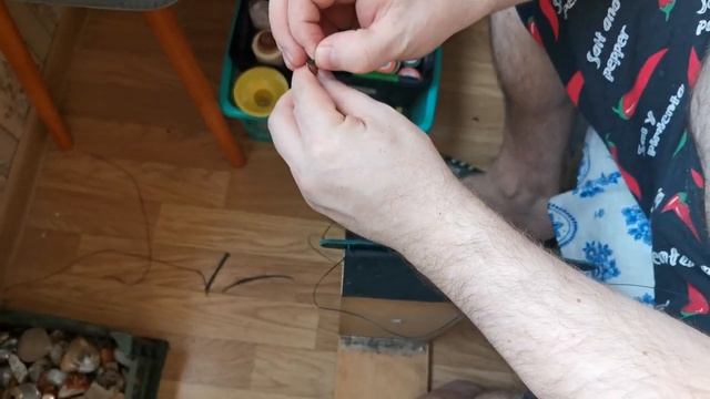 Срочный заказ на 23 февраля. Пара мужских браслетов из натуральной кожи. Работа на табуретке.