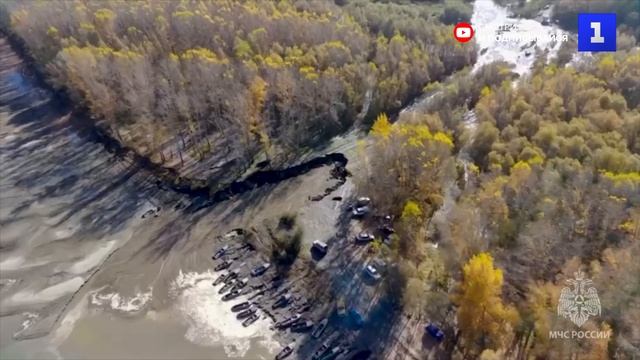 В Алтайском крае устраняют последствия прорыва дамбы