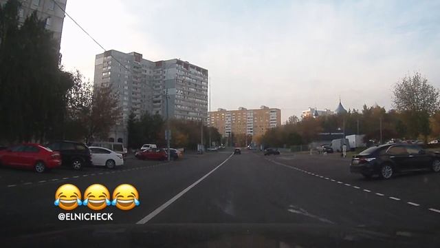 Московские пешеходные переходы...🤣🤣🤣 (смотреть со звуком!!!)