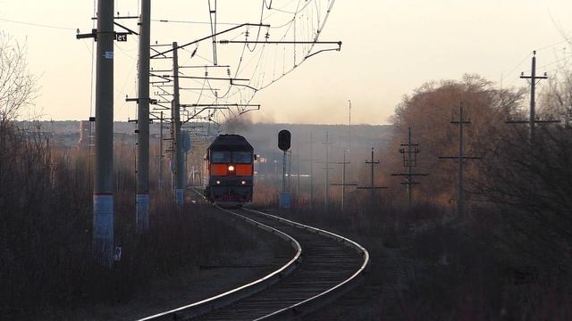 Именной ТЭП70-0523 с туристическим поездом "Императорский маршрут" Алапаевск - Екатеринбург-Пасс.