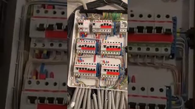 Электрик от бога😅😅😅
